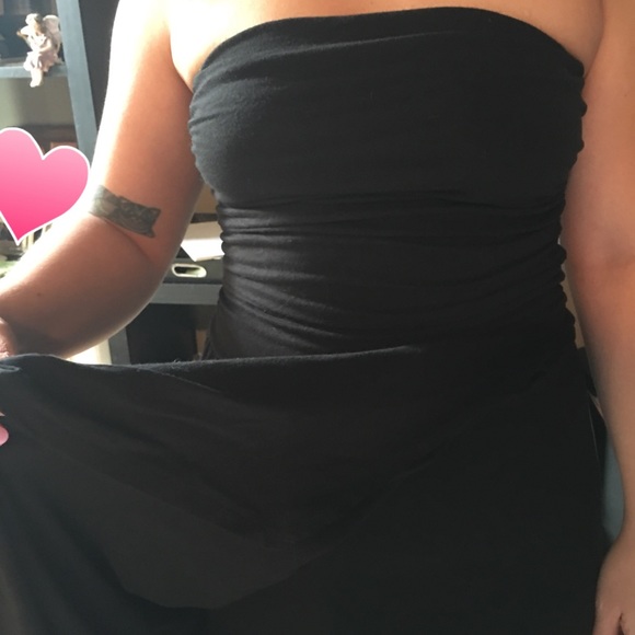 smitten Dresses & Skirts - Black stretchy strapless midi dress